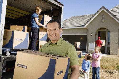 Flexible storage support for moving and household transitions in Berrylands